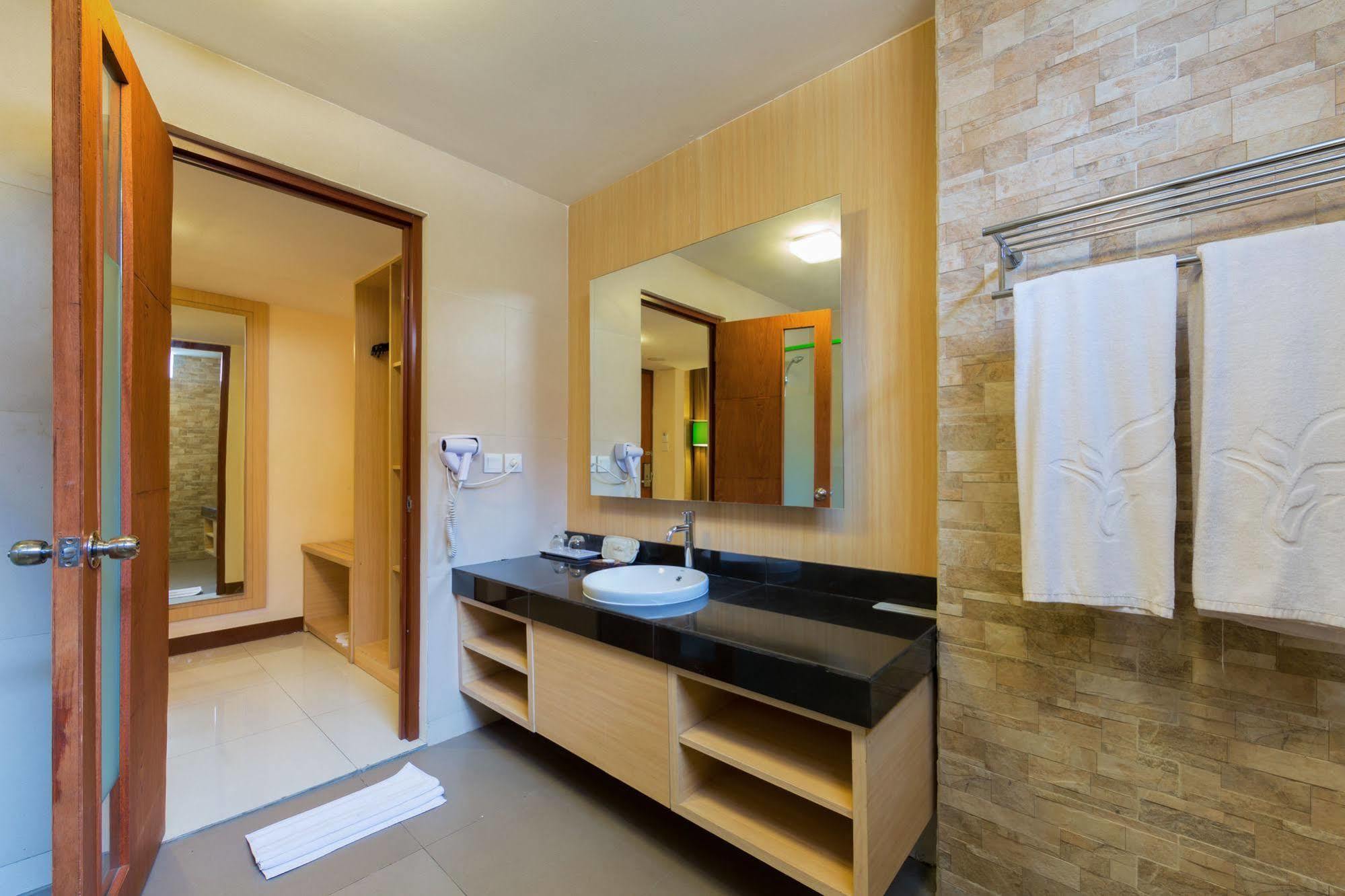 Vihan Suites Bali Kuta Lombok Eksteriør billede